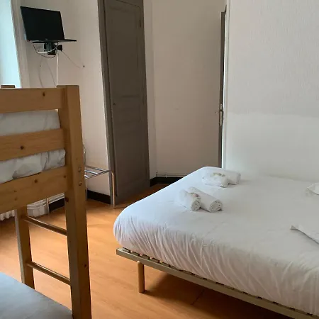 Le Pourquoi Pas Hotel *